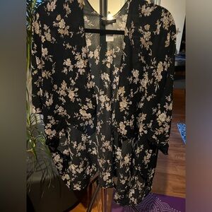 ONE SIZE FLORAL KIMONO